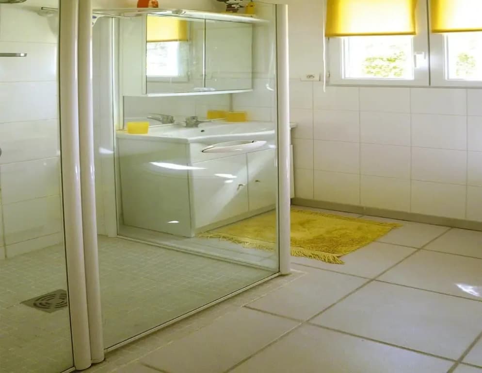 Beachside Flat With Sunny Patio - Miniature 7