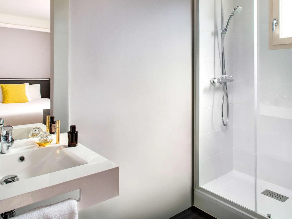 ibis Styles Roanne Centre Gare - Miniature 6