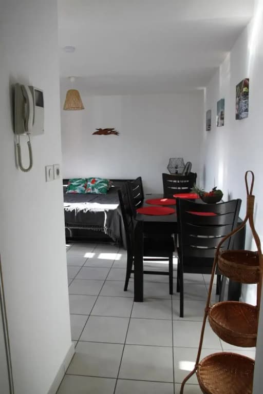 Ti Case a Moin - Joli T2 En Bord de Mer - Miniature 6