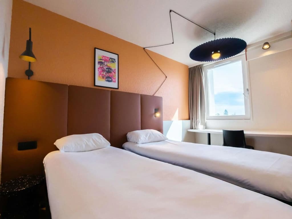 ibis Lyon Est Bron - Photo 3