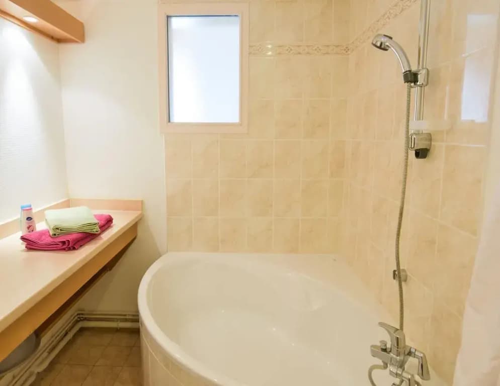 Charming Savoyard Apartment - Miniature 6