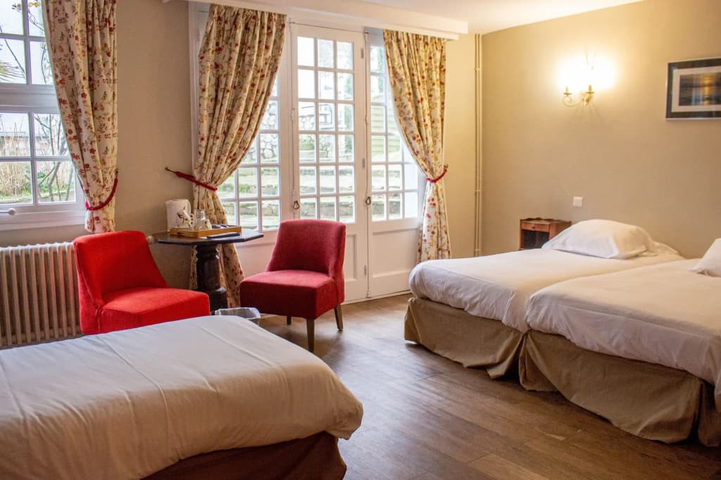 Hostellerie de la Vieille Ferme - Photo 2