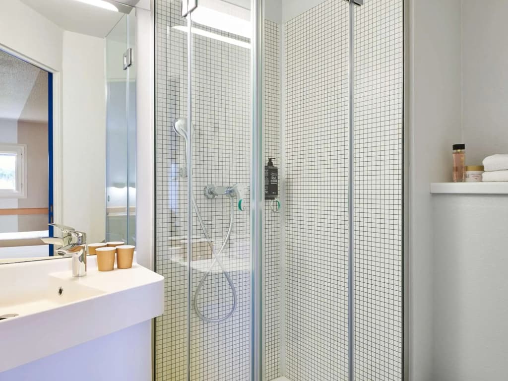 ibis budget Versailles Chateau Saint Cyr - Miniature 8