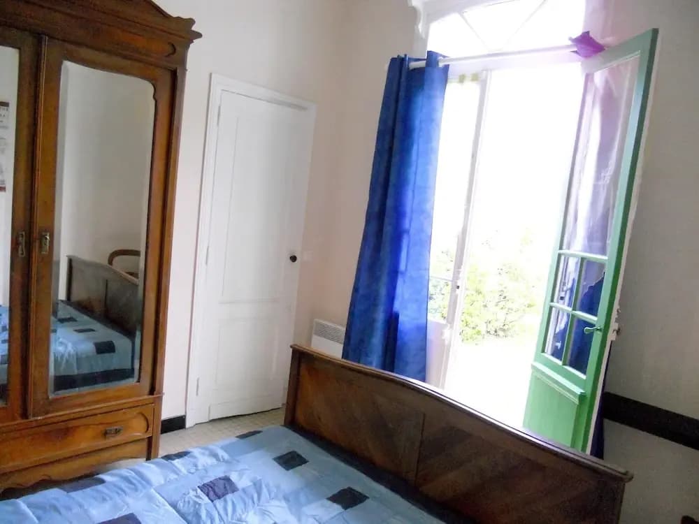 House with 2 Bedrooms in Soulac-Sur-Mer, with Enclosed Garden - 200 M From the Beach - Photo 4