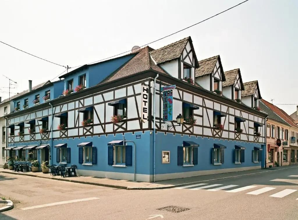 Hotel Restaurant Aux Deux Roses - Photo 1
