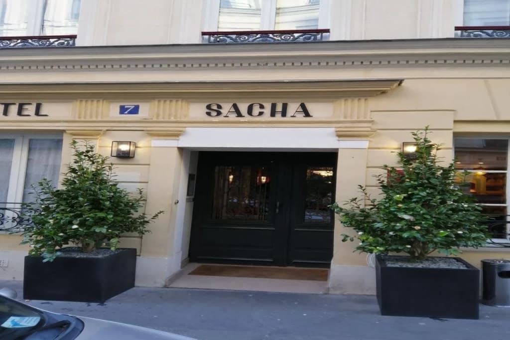 Hôtel Sacha - Photo 1