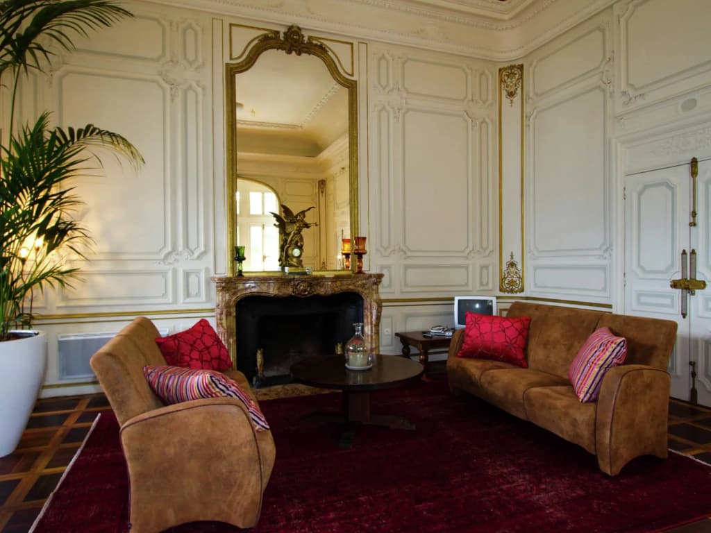House With Grand Colombier View - Photo 3