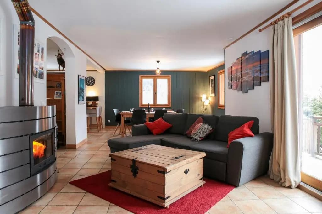 Chamonix Large Chalet, Sleeps 12, 200m2, 5 Bedroom, 4 Bathroom, Garden, Jacuzzi, Sauna - Photo 4