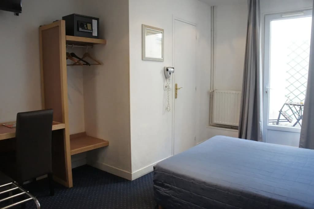 Hotel Edgar Quinet - Photo 3