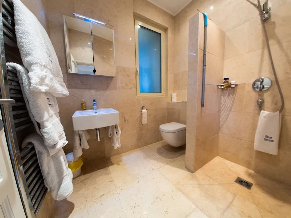 Blue Dream Cannes Guesthouse - Miniature 6