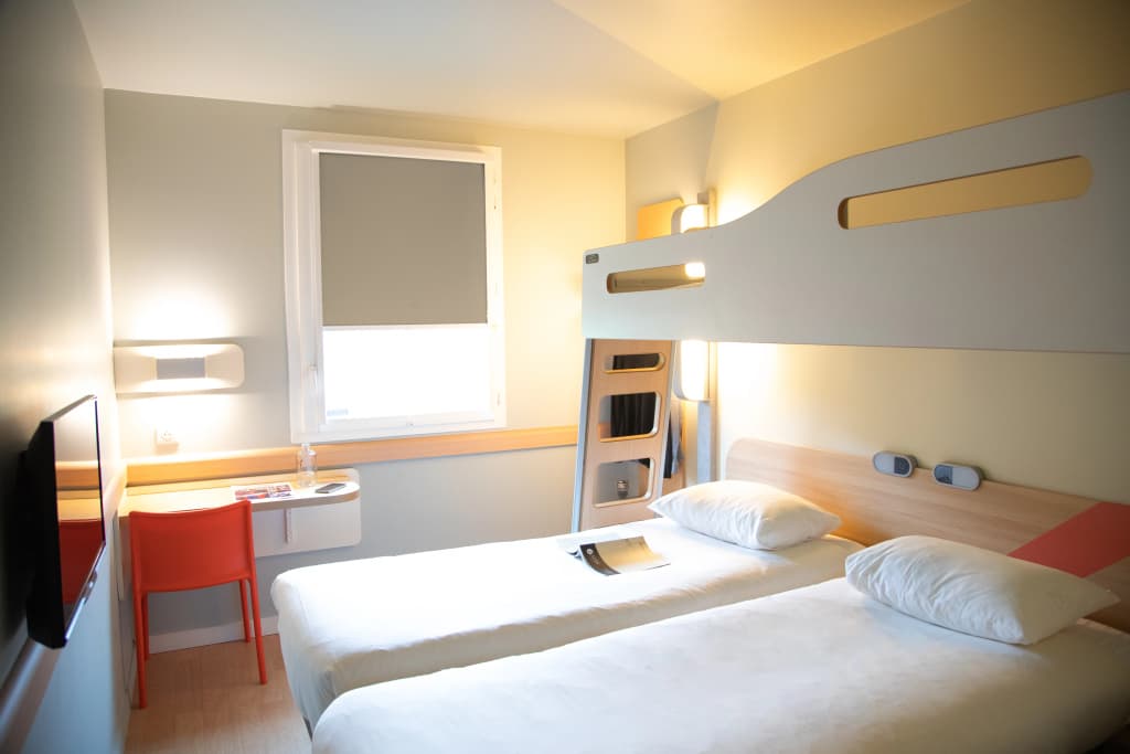 ibis budget Saint Quentin en Yvelines Velodrome - Photo 3