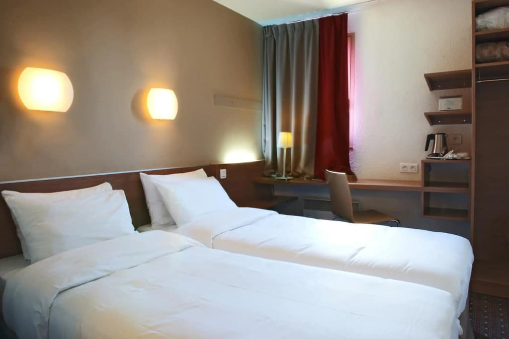 Hotel Kyriad Le Bourget Centre-Parc des Expositions - Miniature 6
