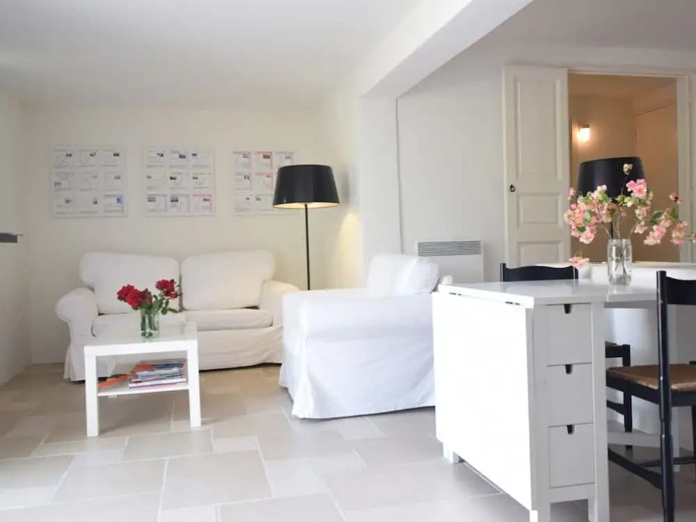 Modern Terrace Stay Montbrun - Miniature 6