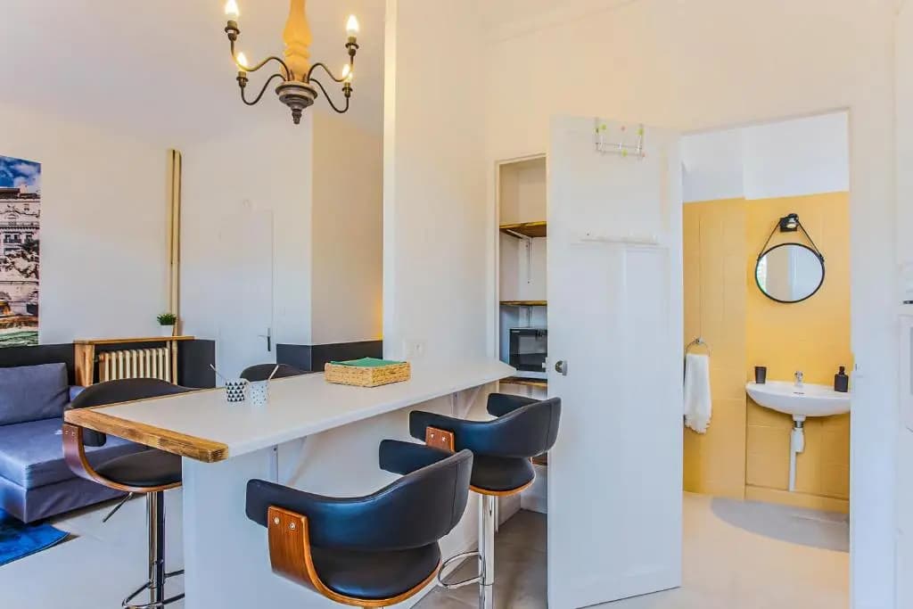 #3 Toulon CENTRE, BALCON, LUMINEUX, STATIONNEMENT FACILE, TOUT CONFORT - Photo 5