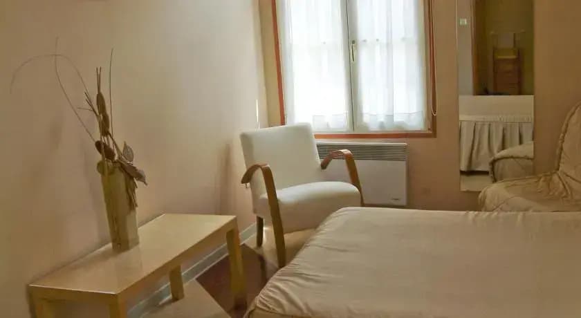 Hôtel Bertrand - Photo 4