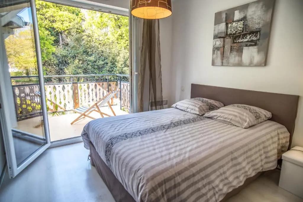 Appartement 90 m2 avec parking terrasse balcons, proche du port et plages - Photo 3