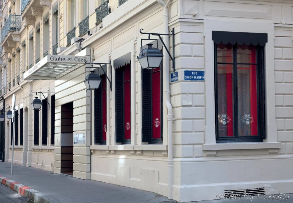 Globe et Cecil Hôtel - Photo 1