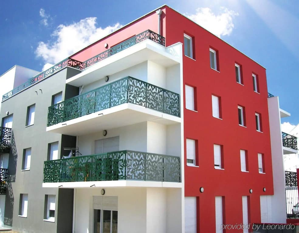 Sejours & Affaires Nantes La Beaujoire - Photo 1
