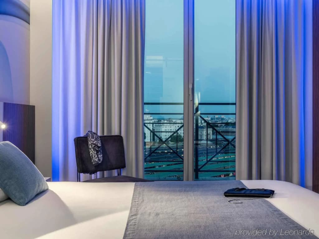 Mercure Paris gare du Nord la Fayette - Photo 4