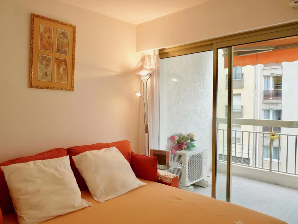 One Bedroom Apartment in the Center of Cannes Next to the Carlton a few Meters From the Croisette - 367 - Photo 3