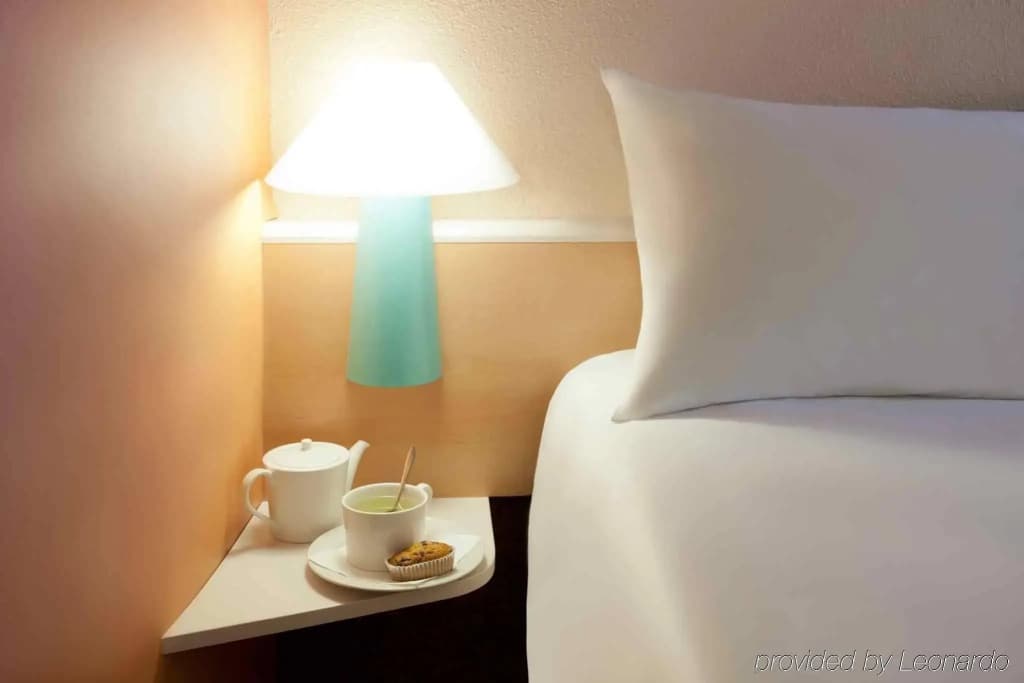 ibis Tarbes Odos - Photo 5