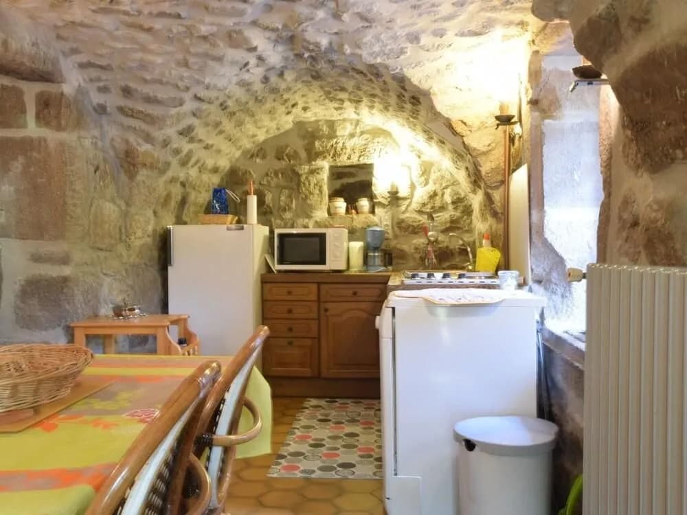 Cozy Holiday Home in La Souche by Le Lignon River - Photo 5