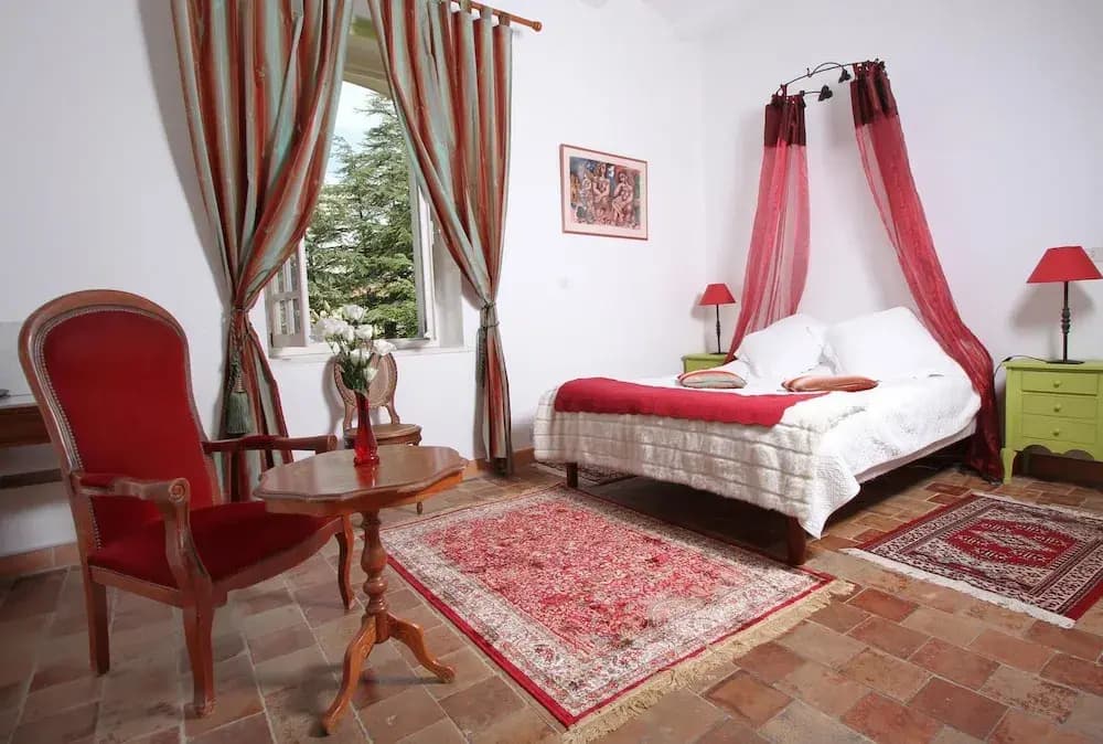 Villa Aimee Luxury Apartments With Heated Pool - Miniature 6