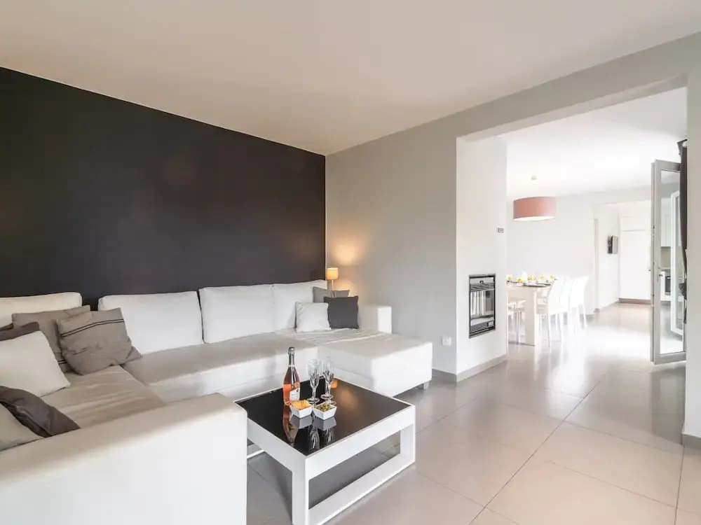 Luxurious Villa in Saint Genies de Fontedit With Heated Pool - Photo 4