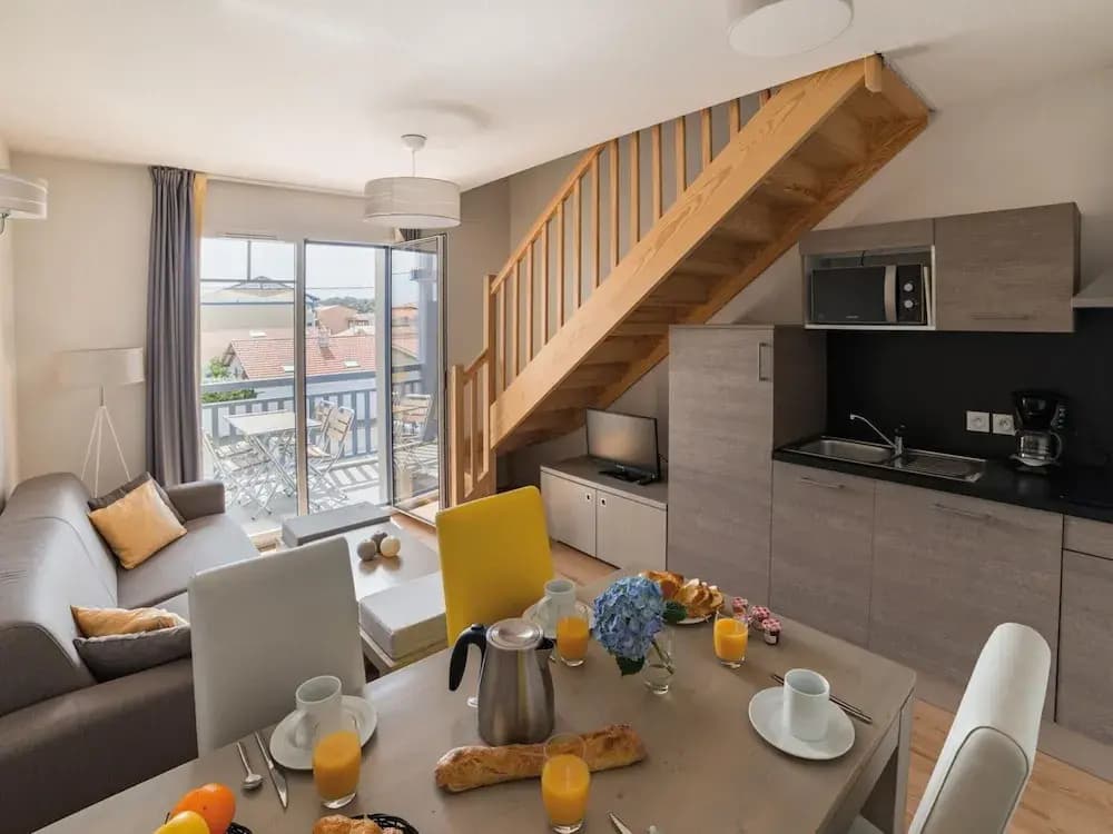 Apartment in Biscarrosse Near Sandy Beach - Photo 5