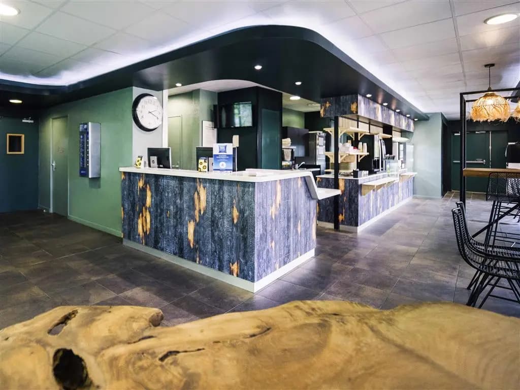 ibis budget Bordeaux Aeroport - Photo 2