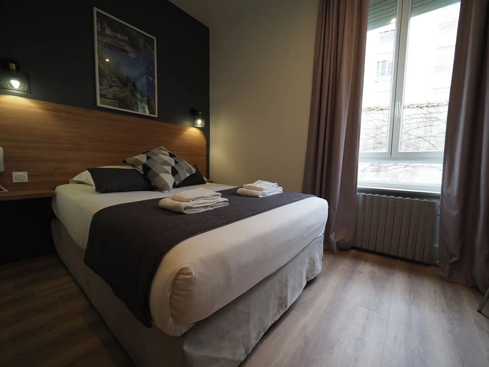 Hotel Le Biarritz - Vichy - Miniature 8