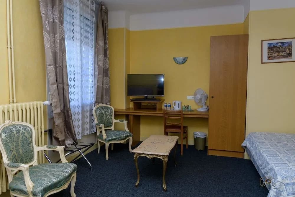 Hotel de la Cloche - Photo 4