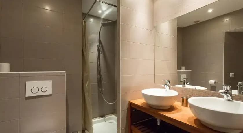Stay In Antibes - Miniature 7