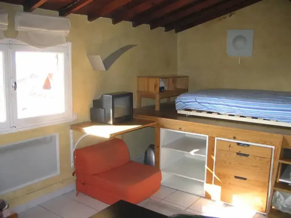 Historic Center top Floor w View - Miniature 6