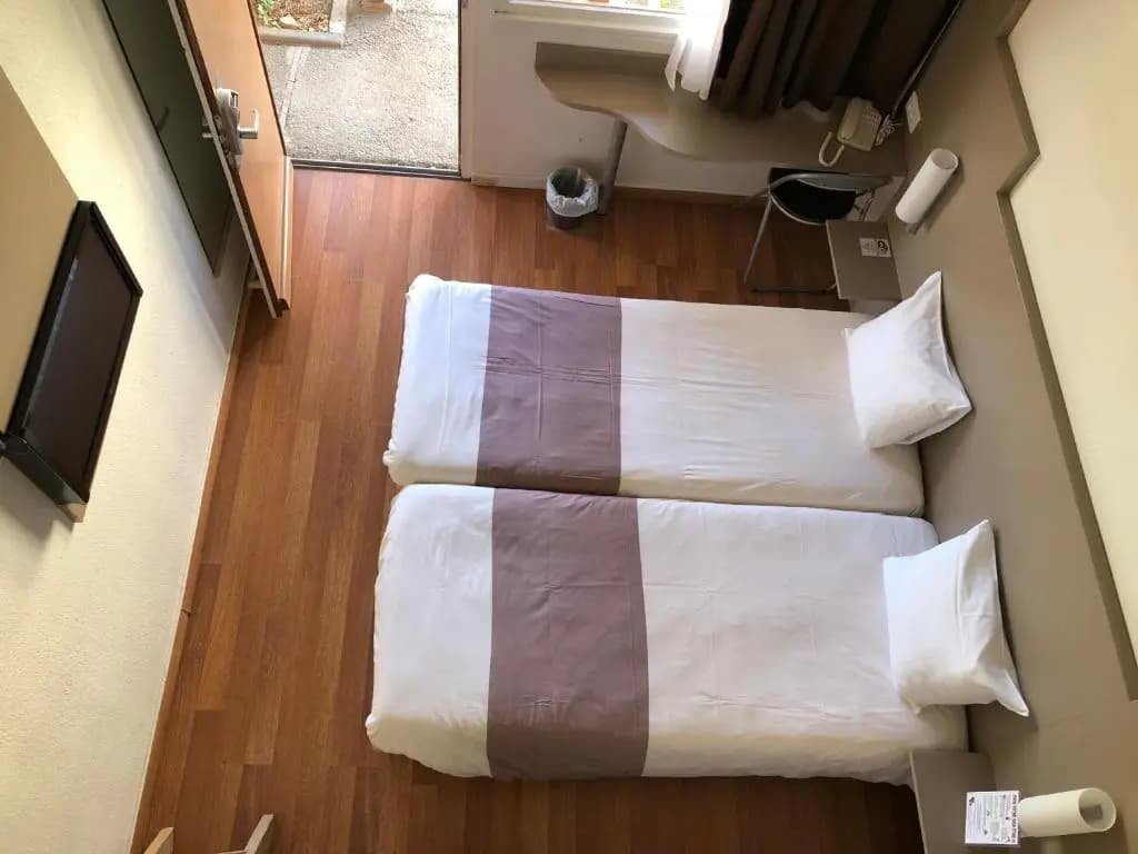 Hôtel Cristol - Photo 2