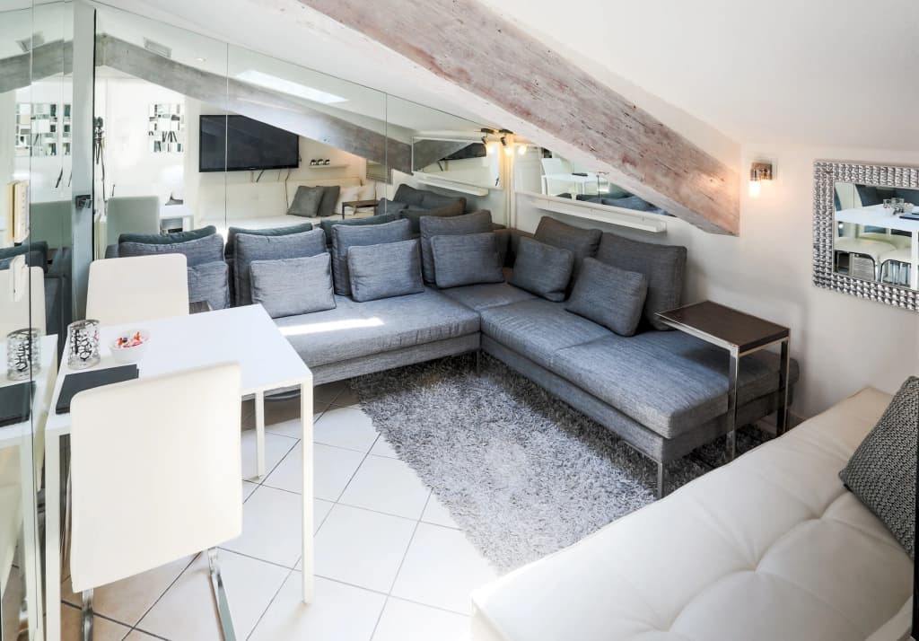 2 room CROISETTE behind CARLTON HOTEL (NEW) - Miniature 6
