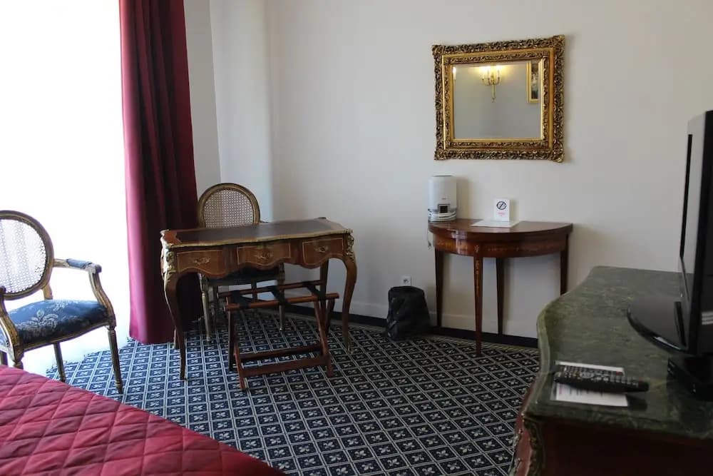 Hôtel Fleur De Lys - Photo 5