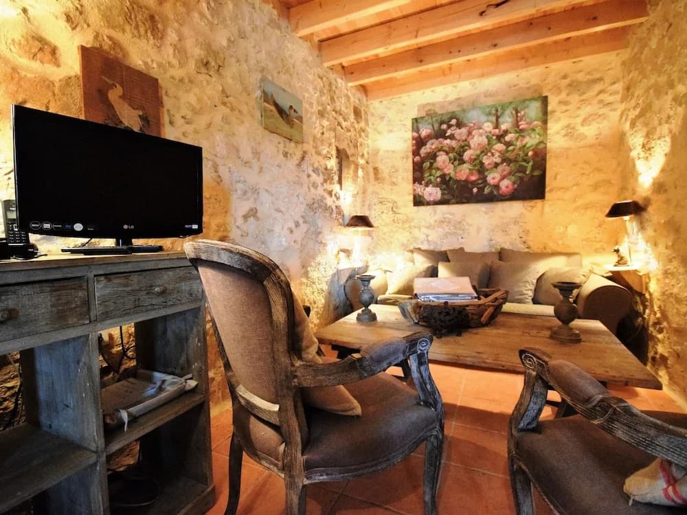Castle Retreat Near Villages - Photo 4
