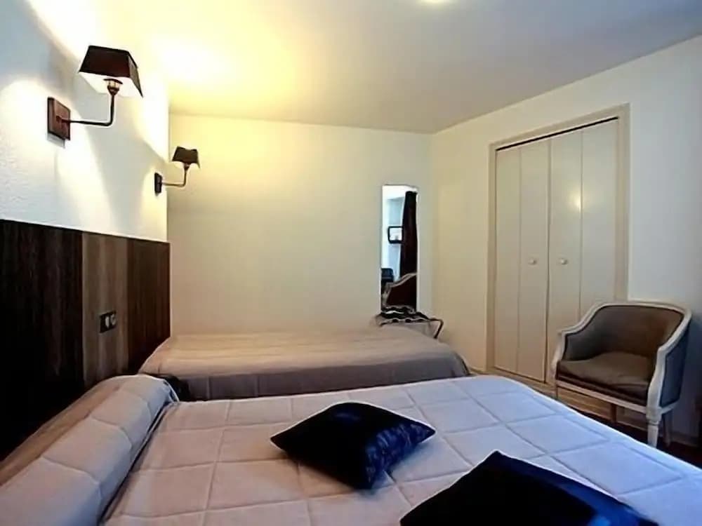 Hotel Victor Hugo - Photo 5
