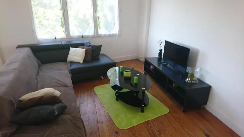 appartement de 79 m² à 500 mètres de la cure - Photo 1