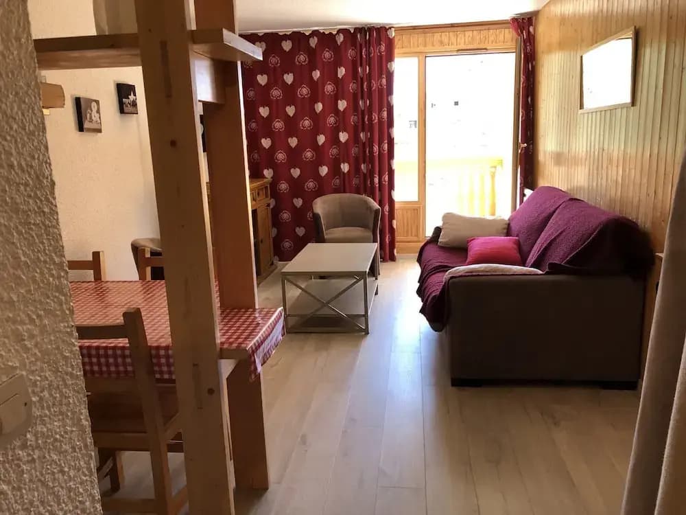 Cozy First-floor Apartment - Photo 2