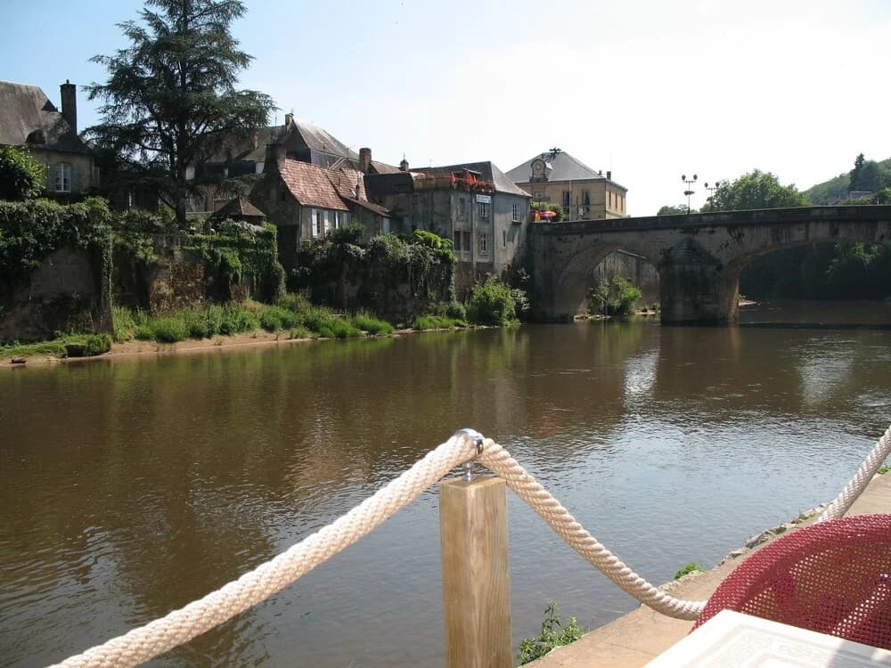Luxurious Holiday Home with Pool in Ajat France - Miniature 8