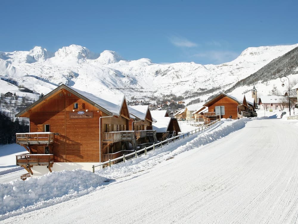 Chalet Living in the Alps - Miniature 7