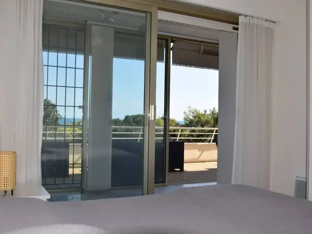 Sea View in Golfe-juan Near Cannes Beach - Photo 4