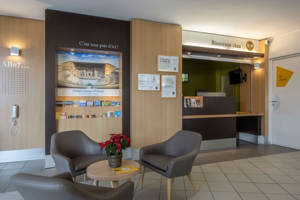 B&B HOTEL Orange - Photo 2