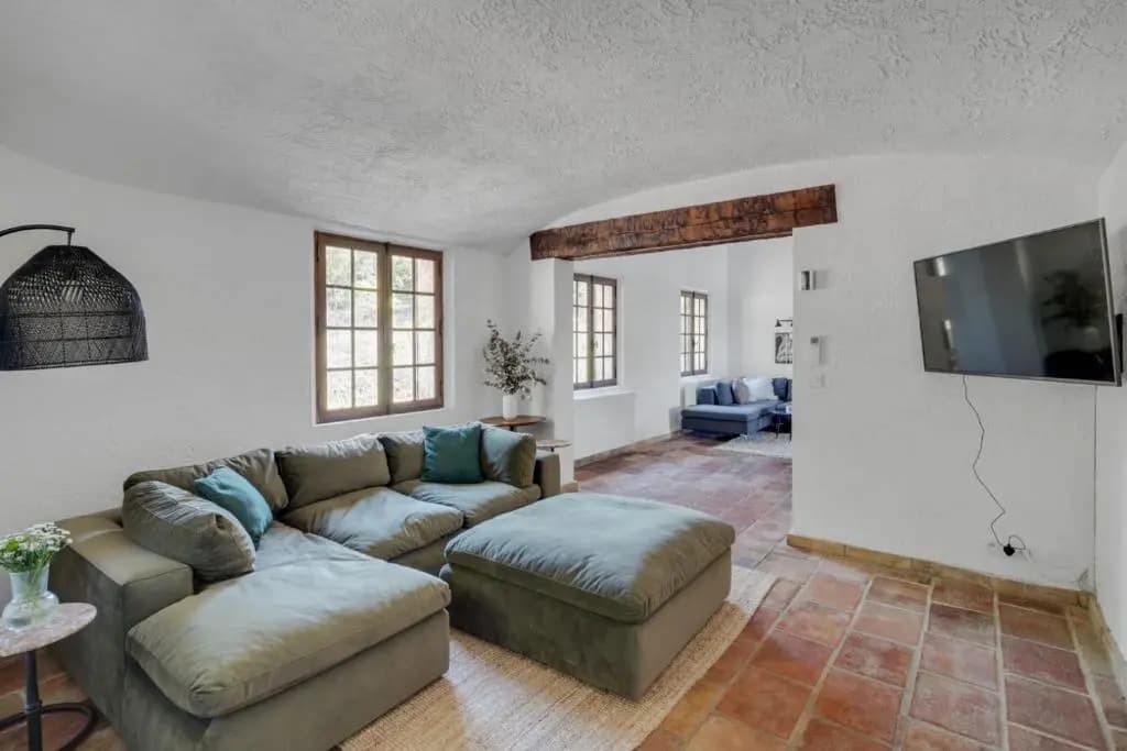 Tranquil 5-Bedroom Stone Villa with Private Pool - Photo 3