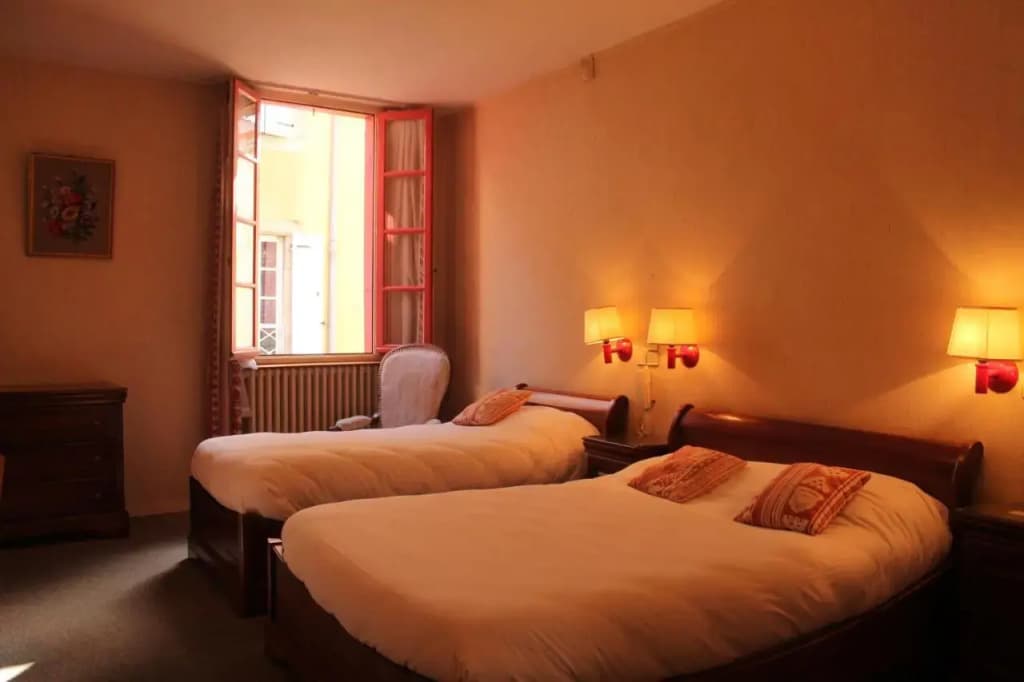 Hotel Le Commerce - Photo 3
