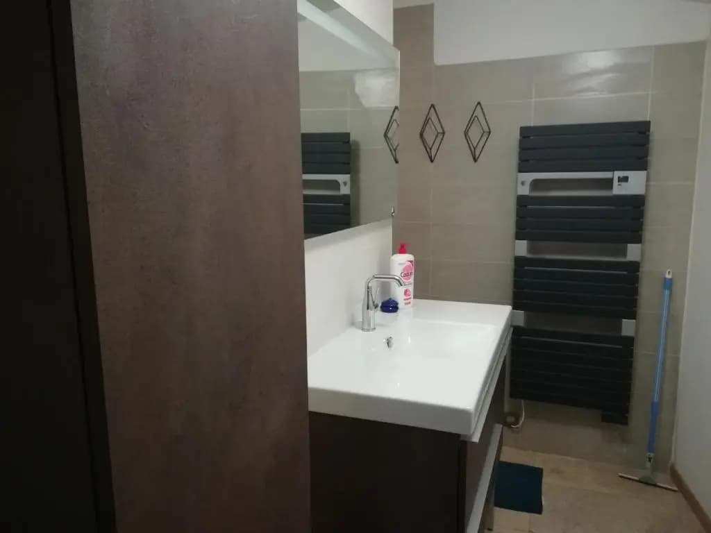 Chambre avec tout le confort d'un appartement - Miniature 7