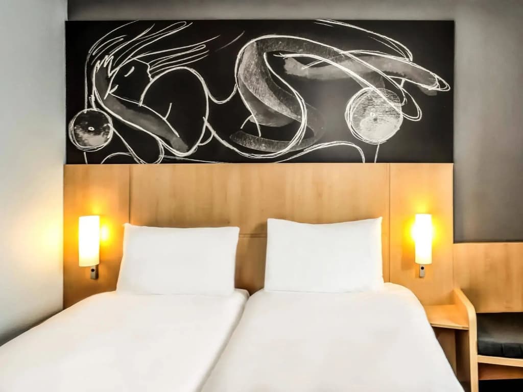 ibis Saint Genis Pouilly Genève - Photo 4