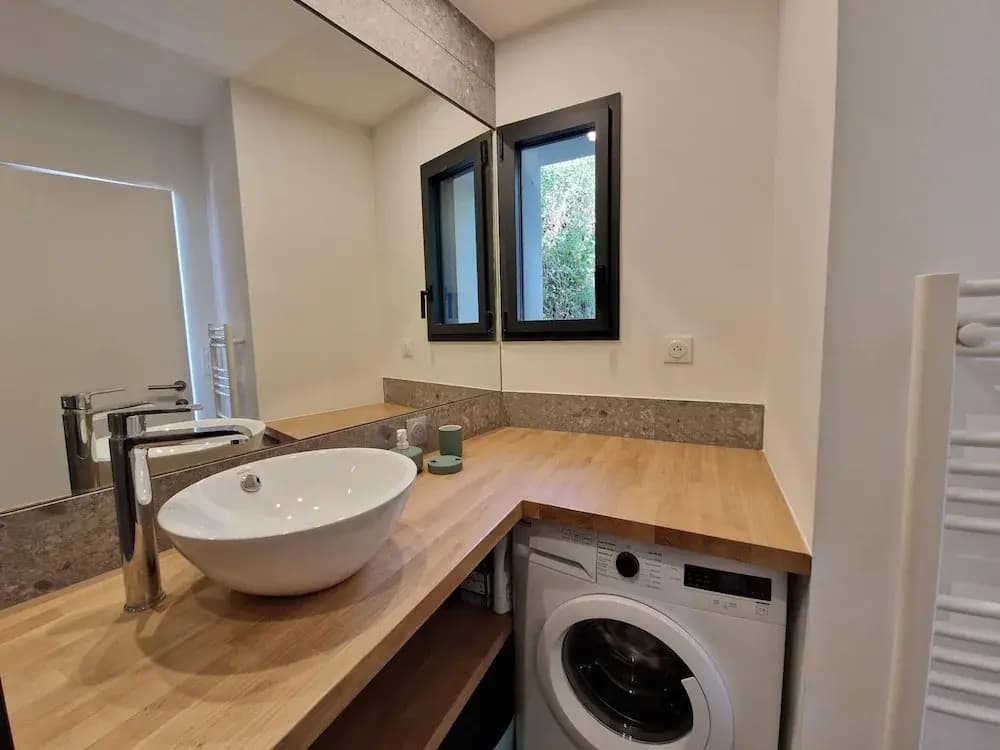 Premium Holiday Home With Charging Station - Miniature 6